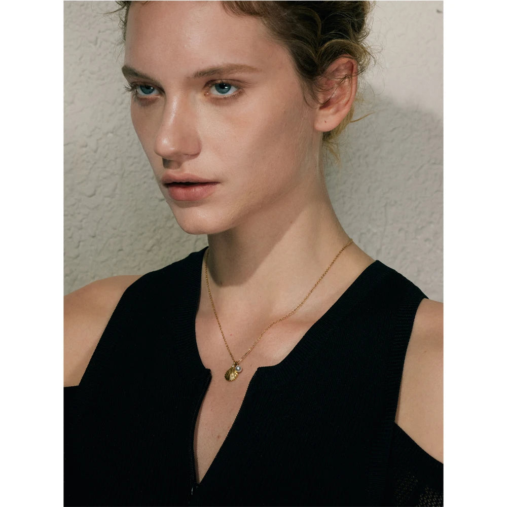 Isalene  Necklaces Gold Celeste Seashell Pearl Necklace