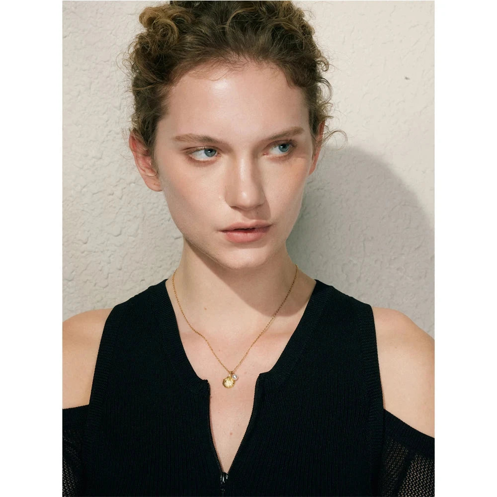 Isalene  Necklaces Gold Celeste Seashell Pearl Necklace