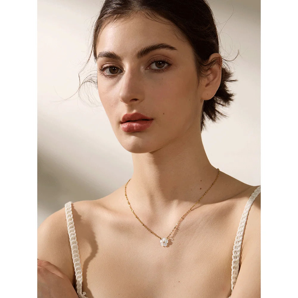 Isalene  Necklaces Gold Fleurine Blossom Necklace