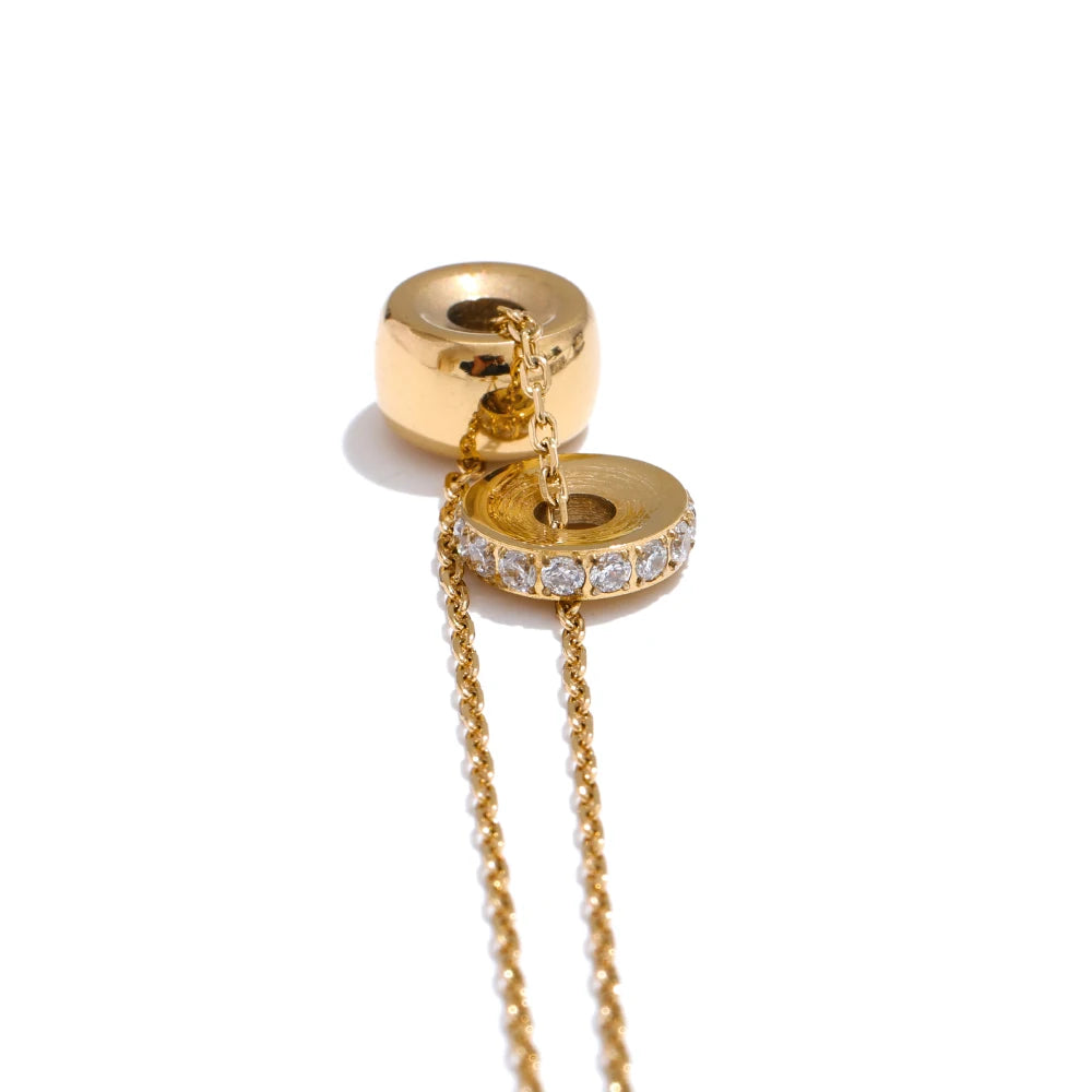 Isalene  Necklaces Gold Noemi Lariat Necklace