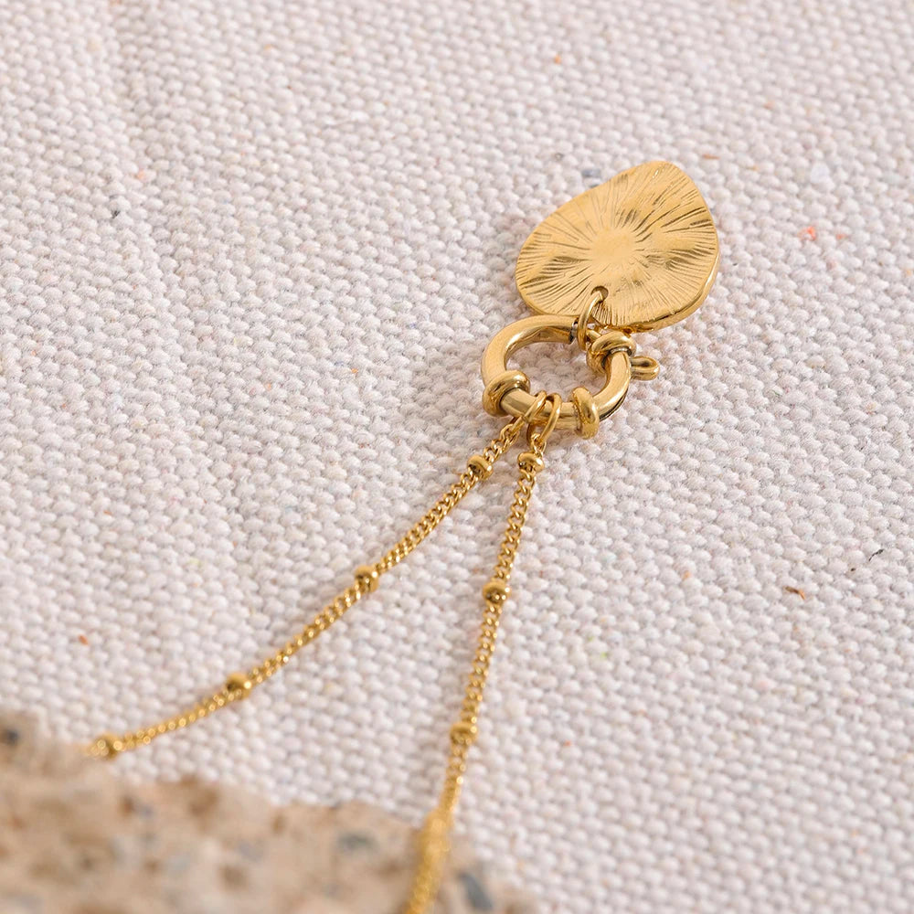 Isalene  Necklaces Gold Onyx Heart Necklace