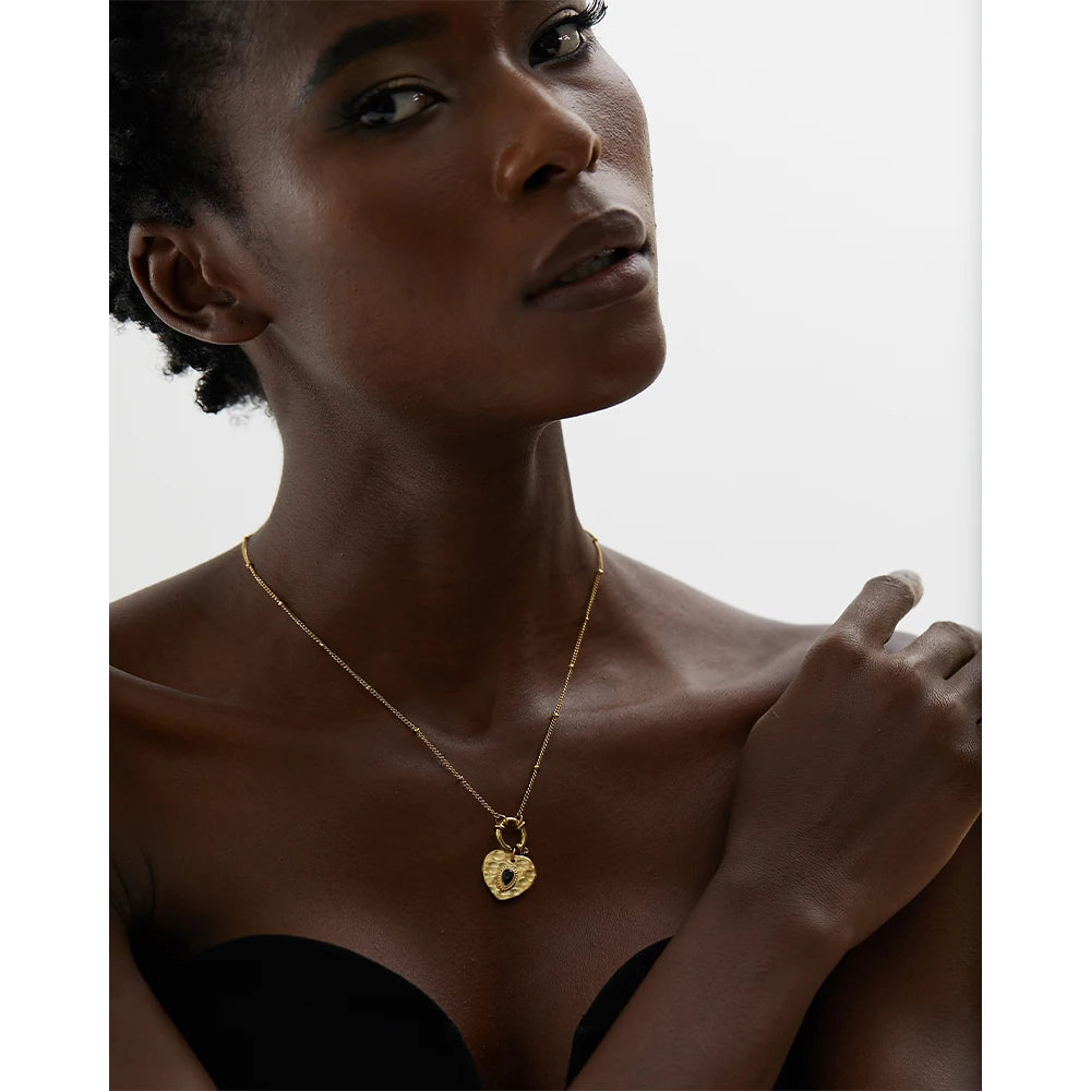 Isalene  Necklaces Gold Onyx Heart Necklace