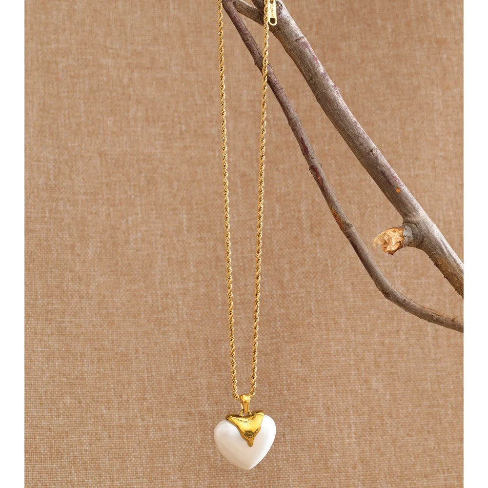 Isalene  Necklaces Gold Pearl Heart Pendant Necklace