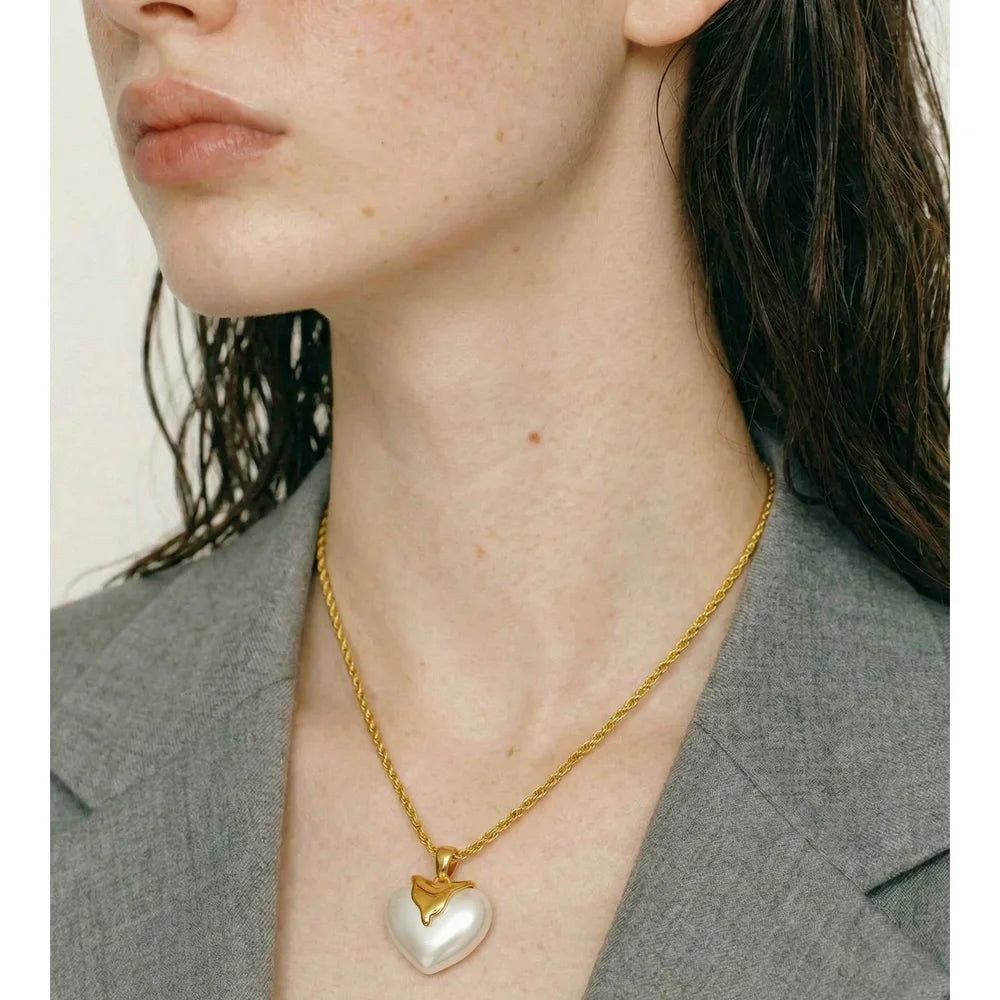 Isalene  Necklaces Gold Pearl Heart Pendant Necklace