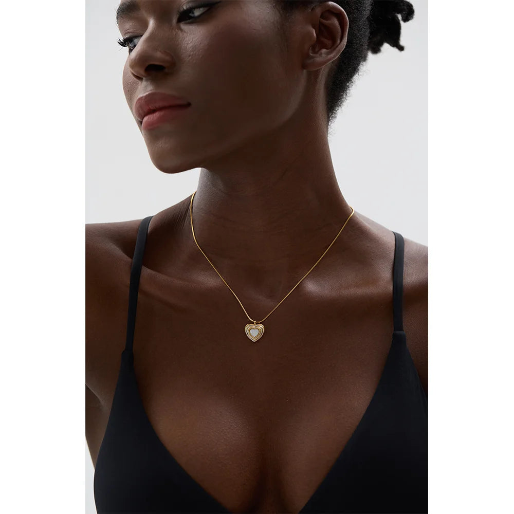 Isalene  Necklaces Gold Retro Heart Pendant Necklace