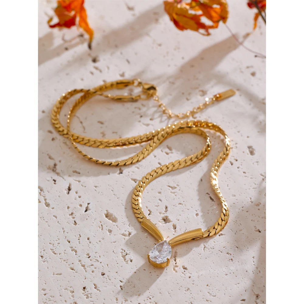 Isalene  Necklaces Luma Teardrop Chain Necklace