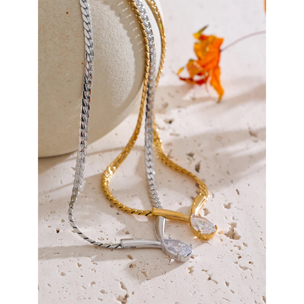 Isalene  Necklaces Luma Teardrop Chain Necklace