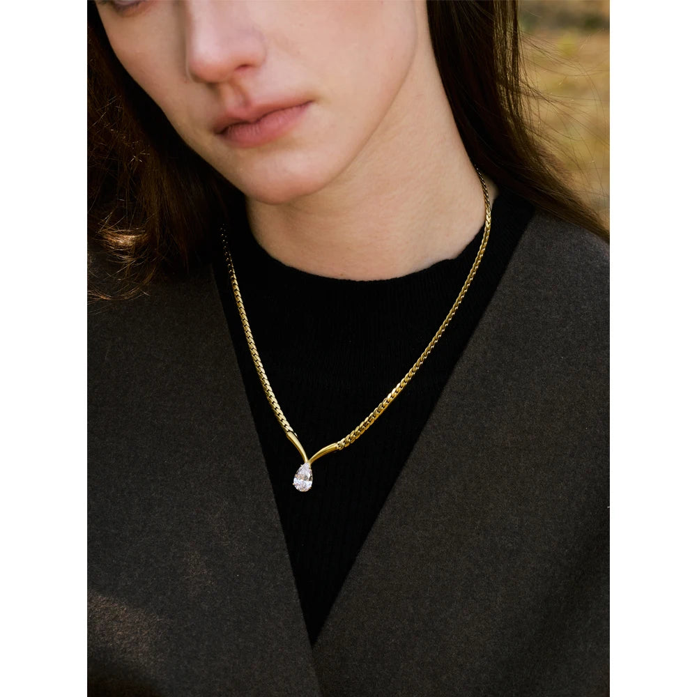 Isalene  Necklaces Luma Teardrop Chain Necklace