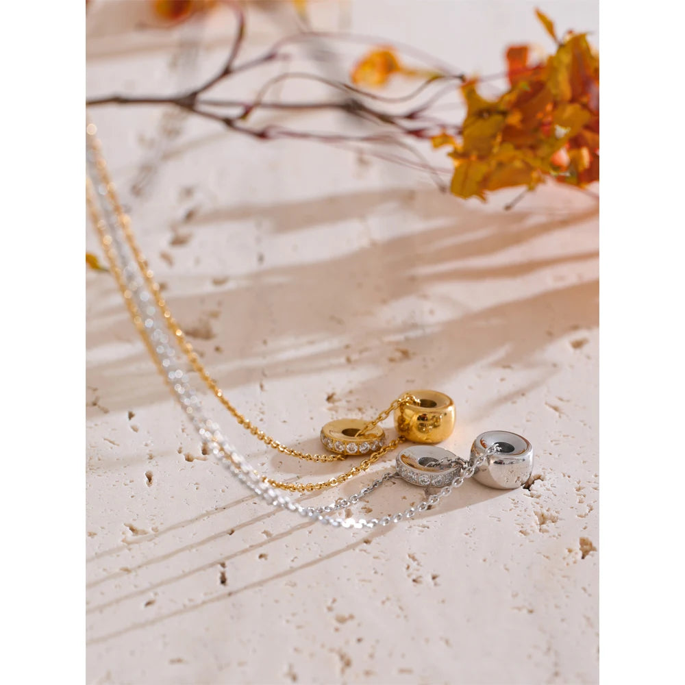 Isalene  Necklaces Noemi Lariat Necklace