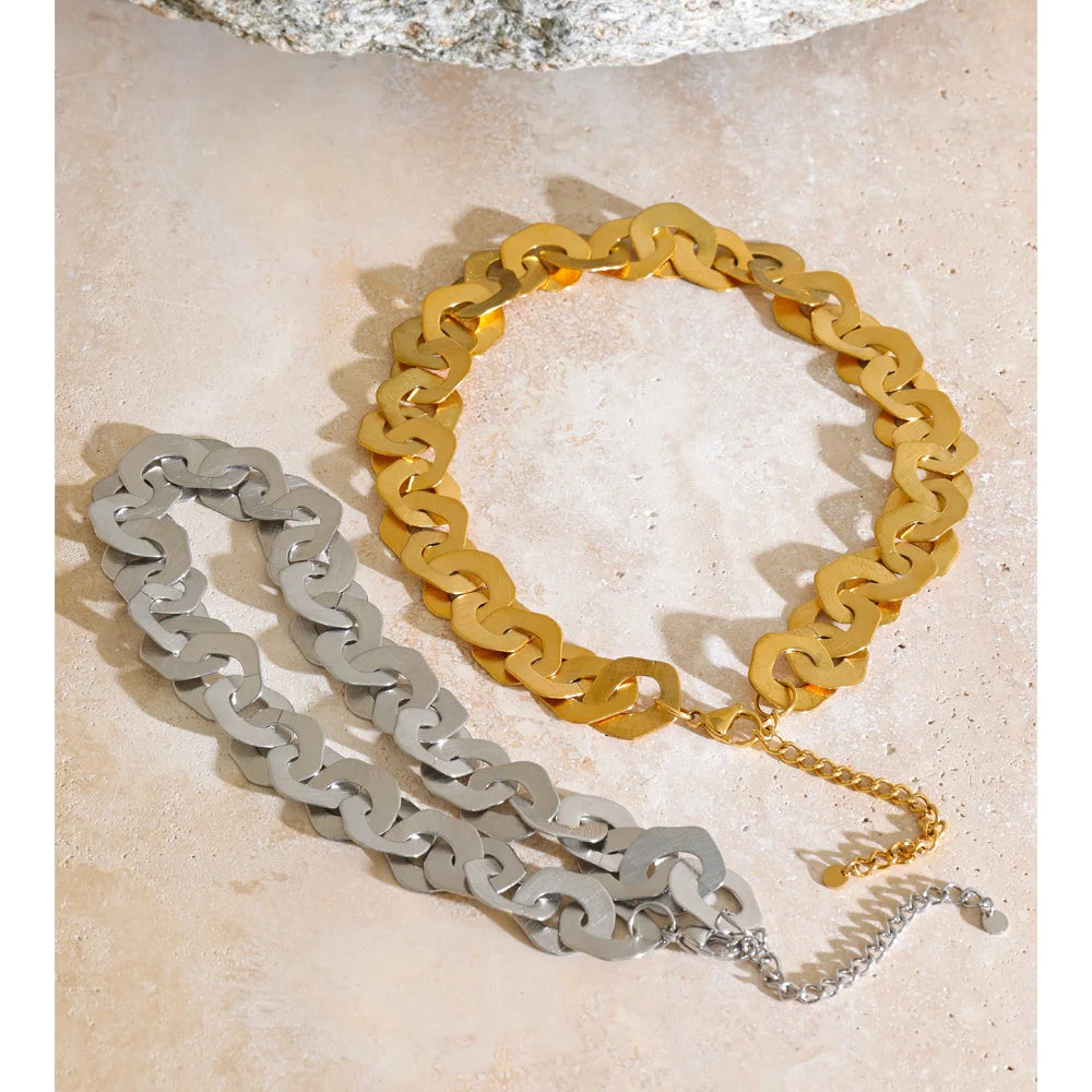 Isalene  Necklaces Sculpted Link Necklace