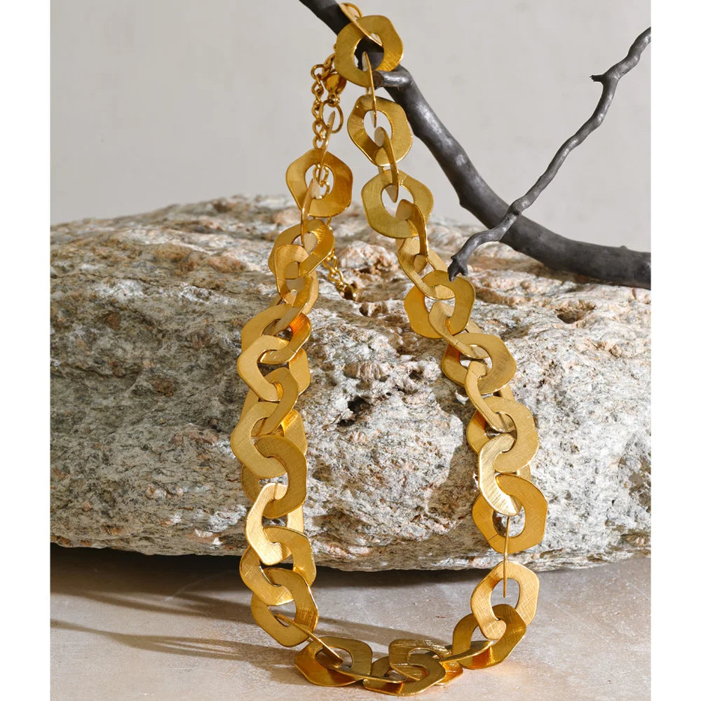 Isalene  Necklaces Sculpted Link Necklace
