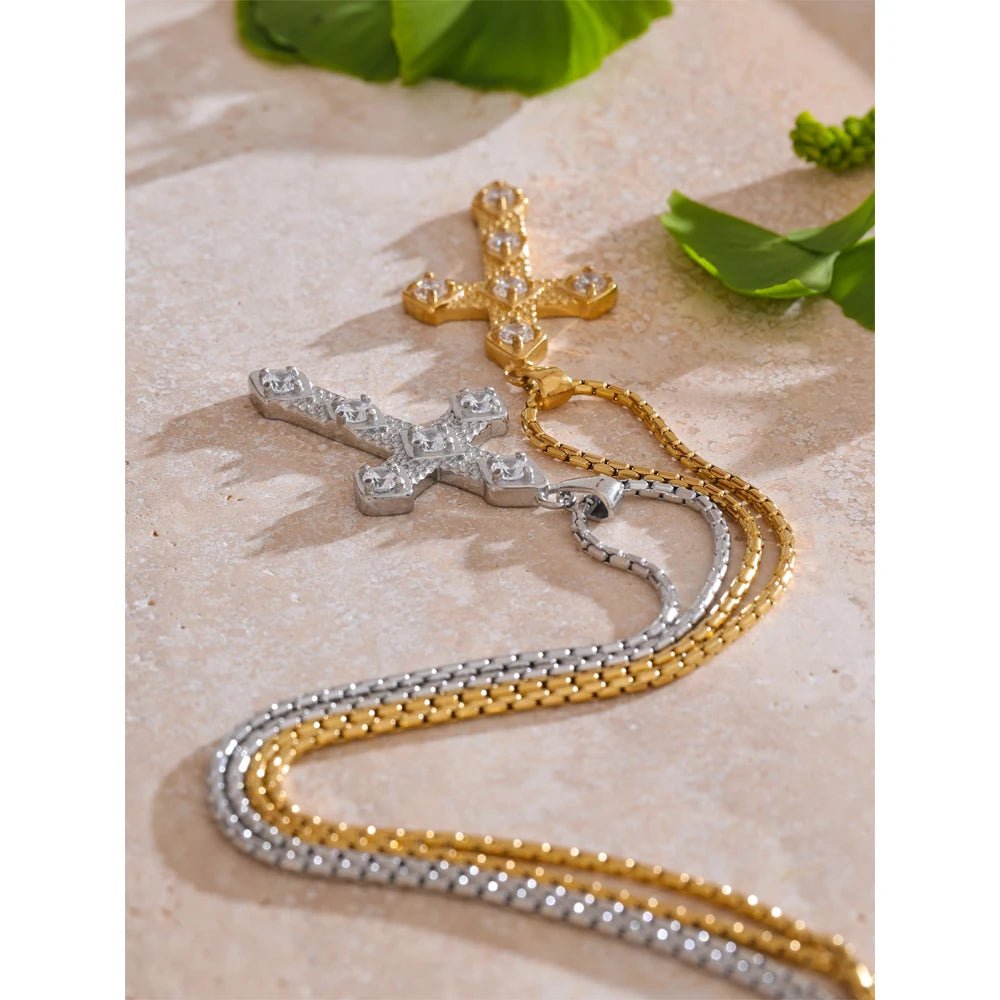 Isalene  Necklaces Sienna Cross Necklace