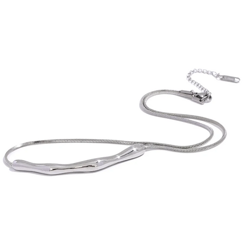 Isalene  Necklaces Silver Aurora Fluid Bar Necklace