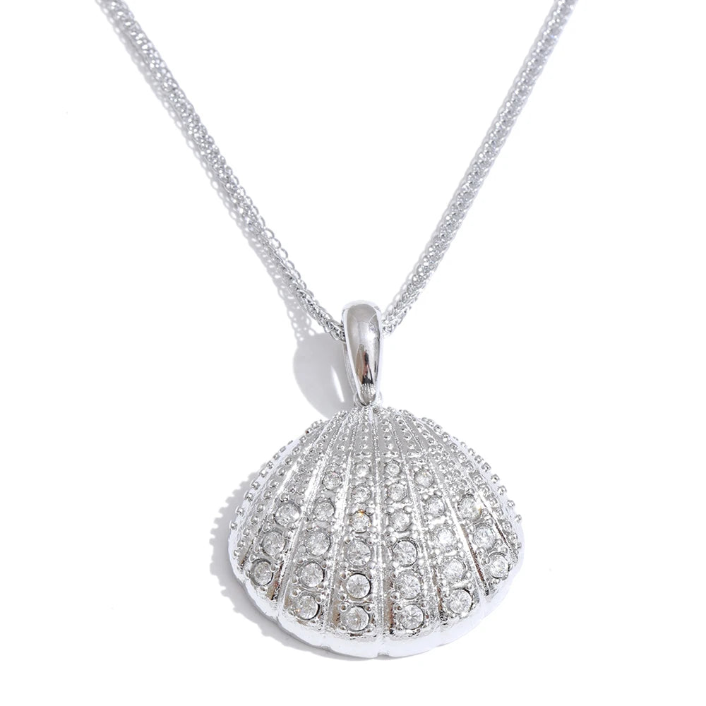 Isalene  Necklaces Silver Caspia Shell Necklace