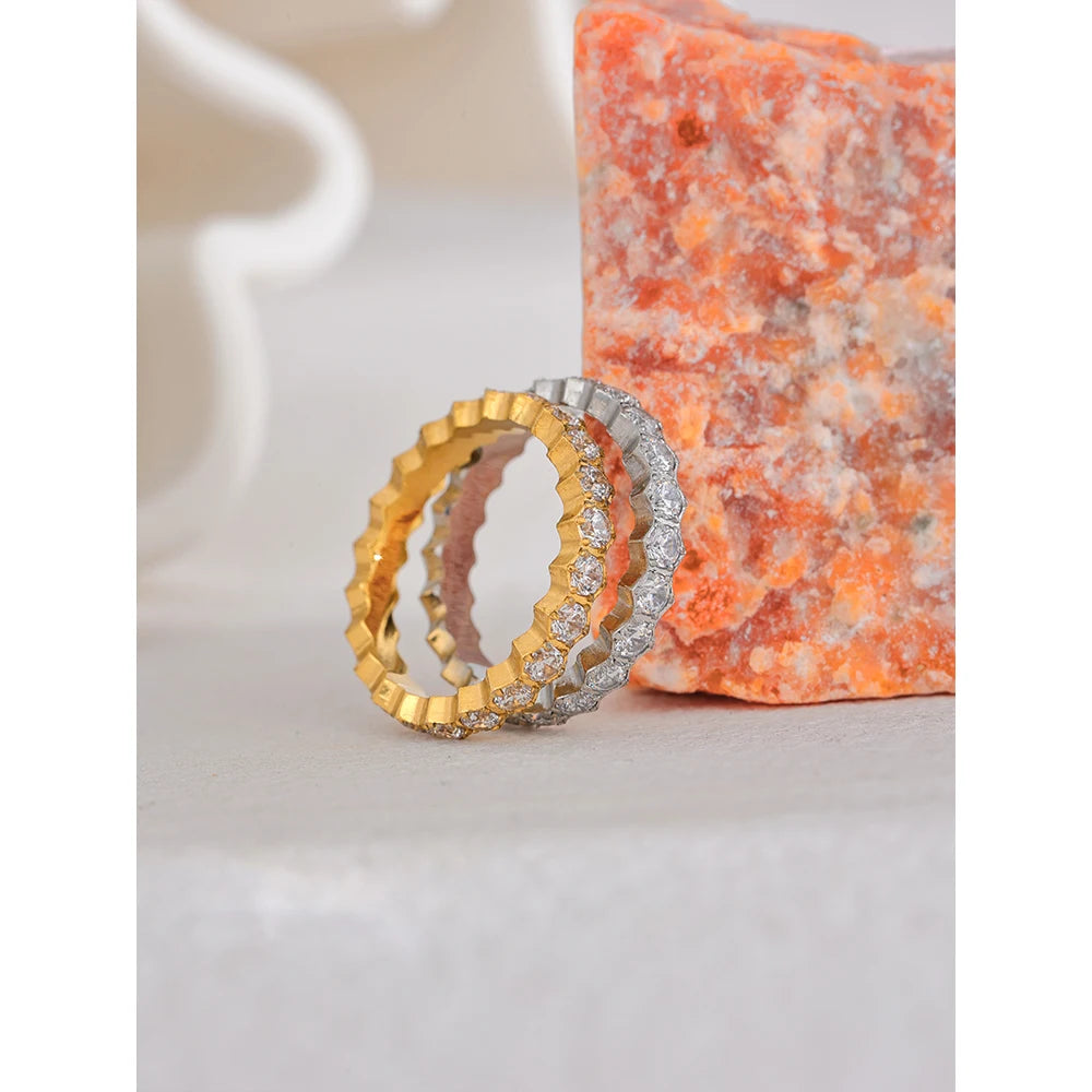 Isalene  Ring Aurora Scalloped Eternity Band