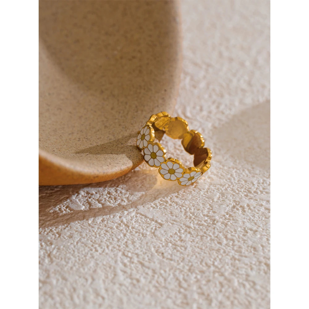 Isalene  Ring Daylight Daisy Band