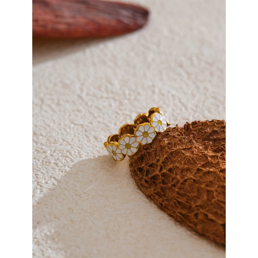 Isalene  Ring Daylight Daisy Band