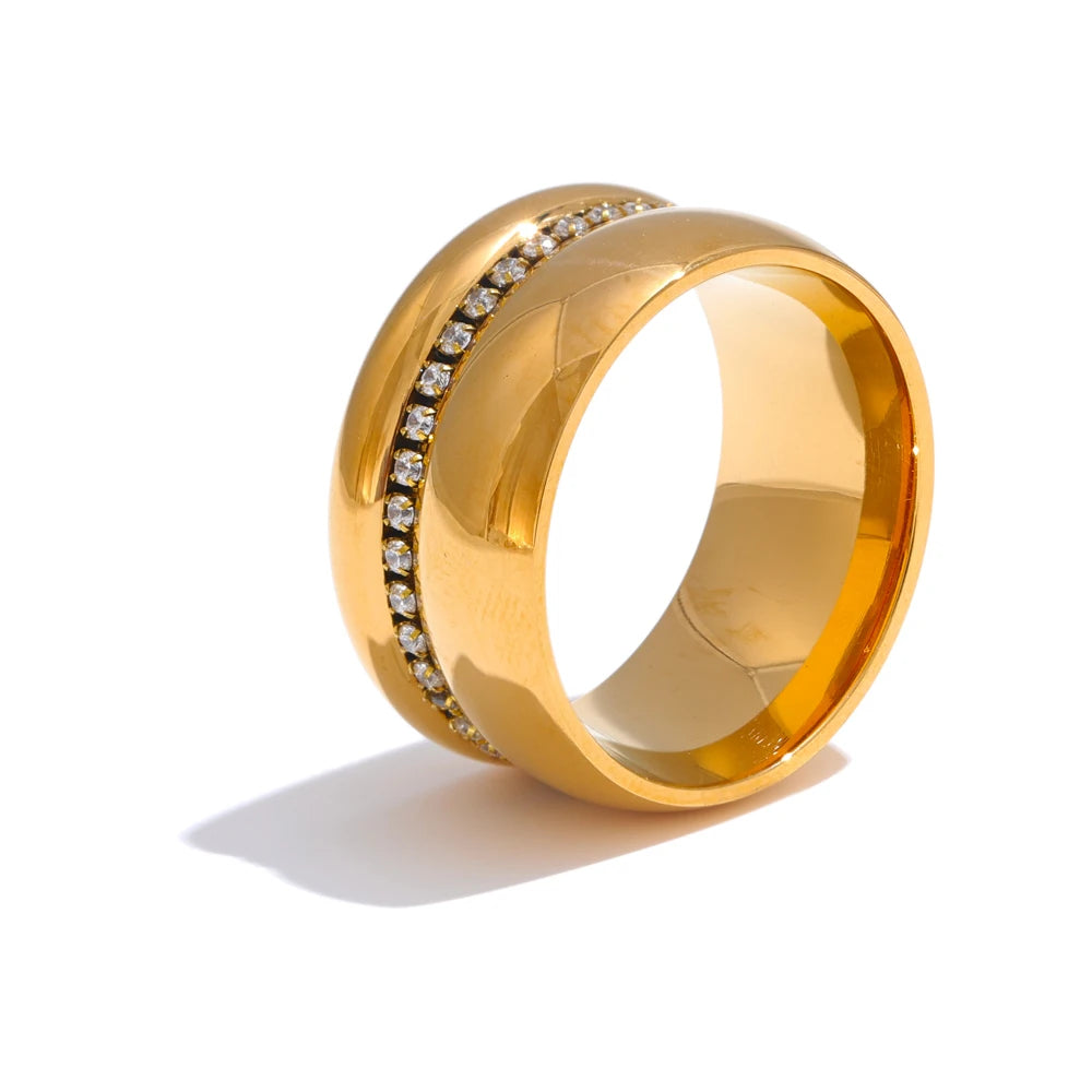 Isalene  Ring Gold / 6 Auryn Dome Ring