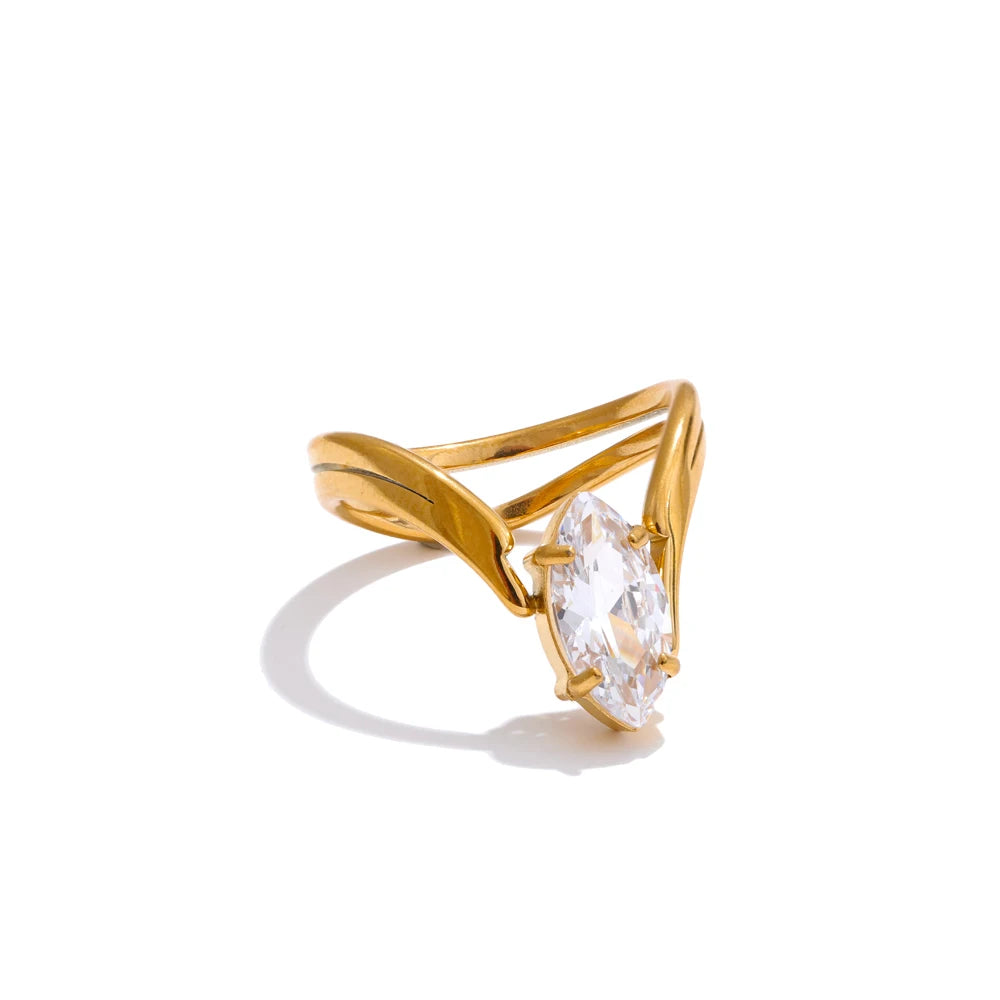 Isalene  Ring Gold / 6 Celeste Marquis Ring