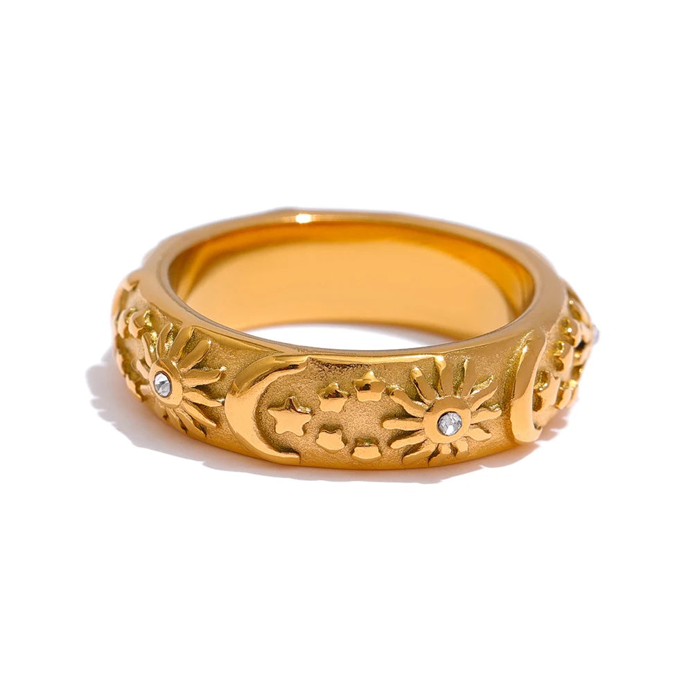 Isalene  Ring Gold / 6 Celestial Glow Ring