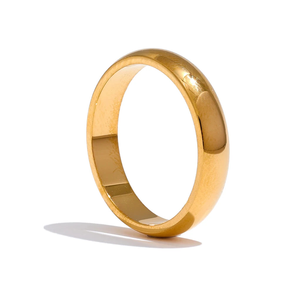Isalene  Ring Gold / 6 Classic Sleek Band Ring