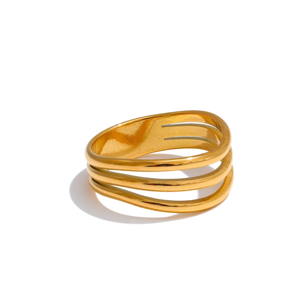 Isalene  Ring Gold / 6 Serena Wave Band