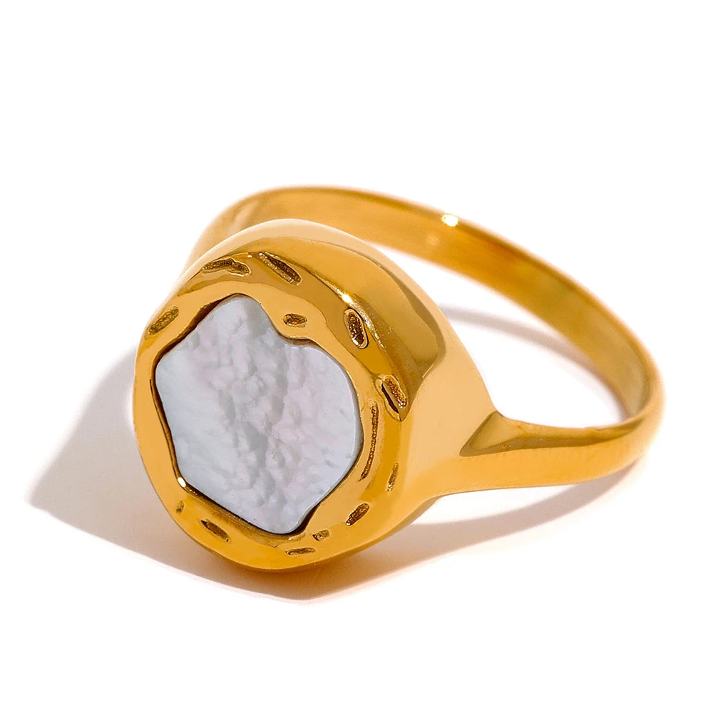 Isalene  Ring Gold / 6 White Stone Signet Ring
