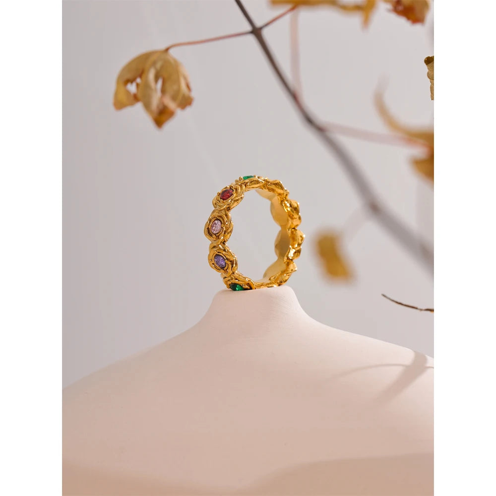 Isalene  Ring Gold / 7 Aurora Gemstone Band