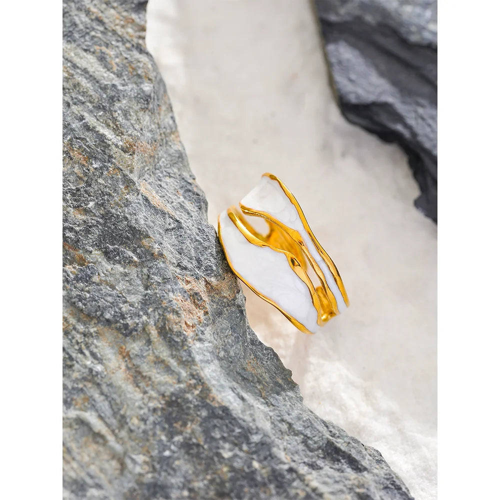 Isalene  Ring Gold / 7 Elara Enamel Ring