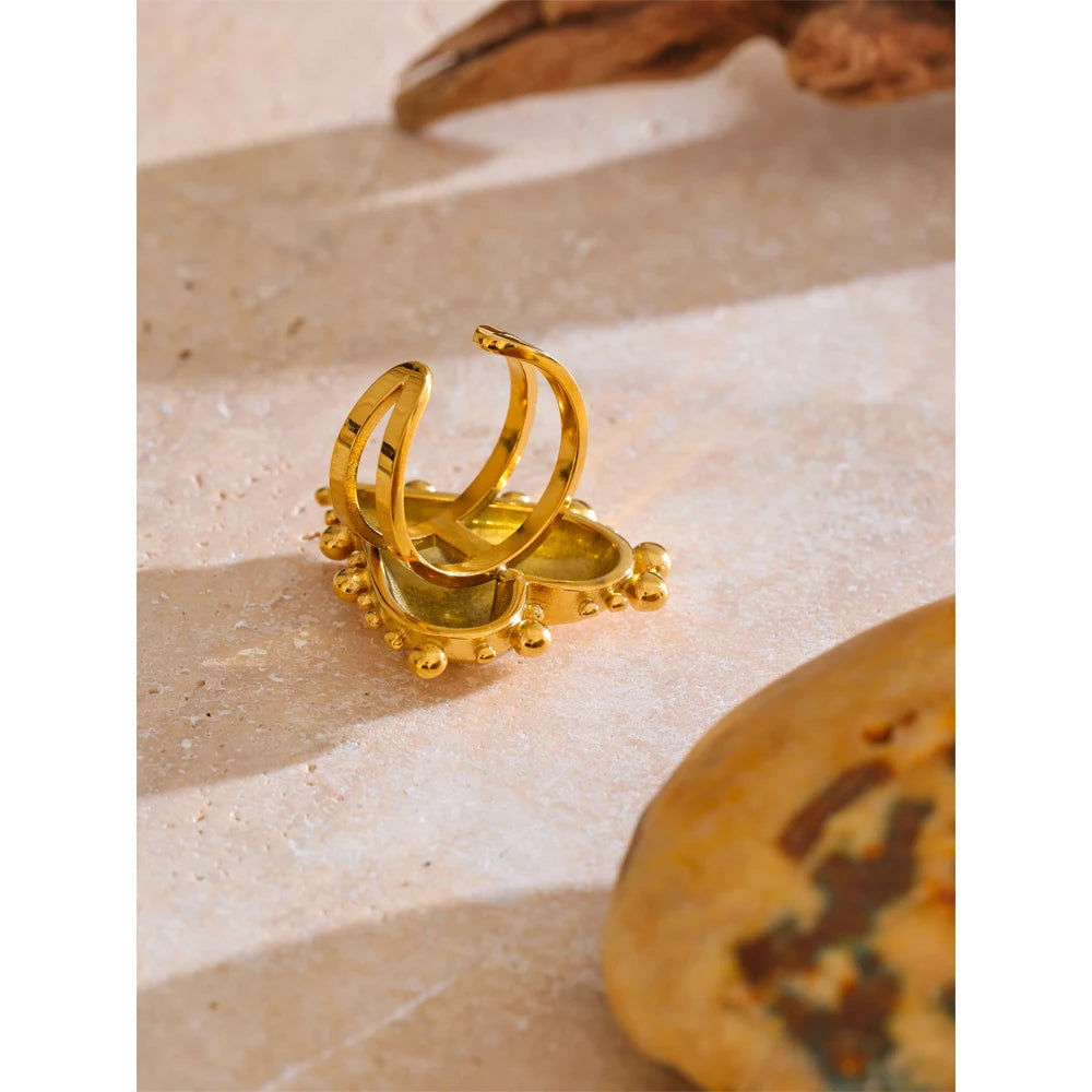 Isalene  Ring Gold / 7 Valerie Heart Statement Ring