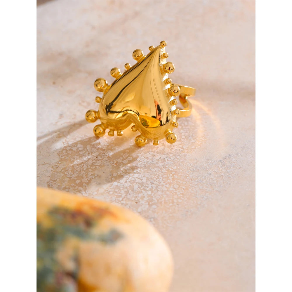 Isalene  Ring Gold / 7 Valerie Heart Statement Ring
