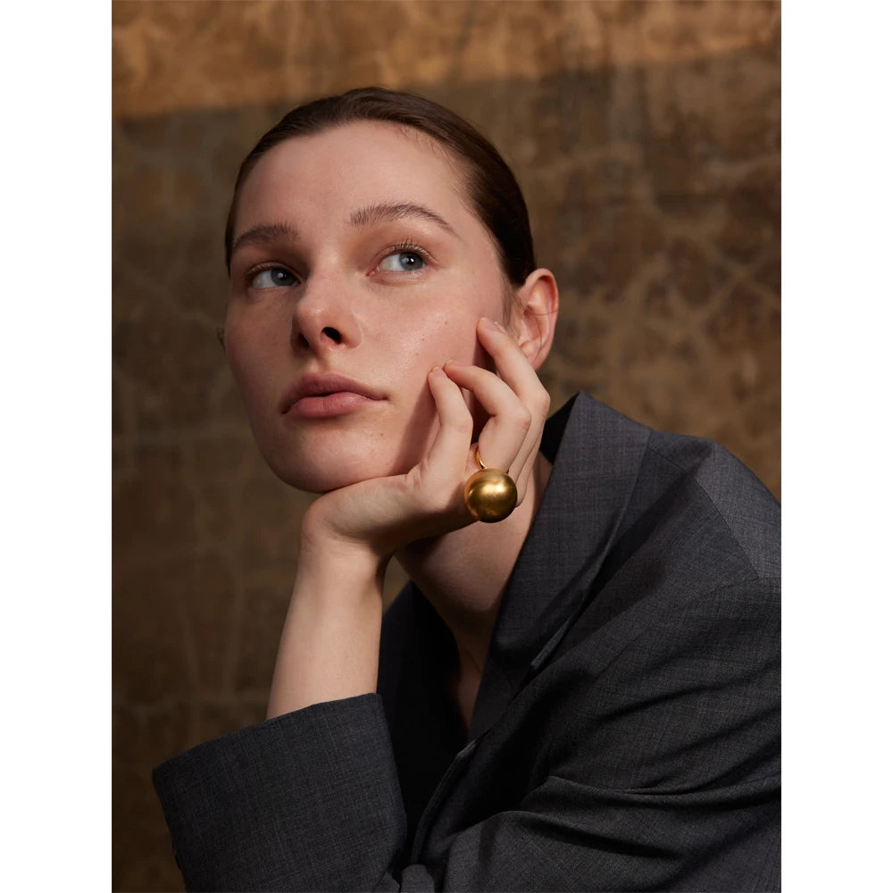 Isalene  Ring Gold / Adjustable Aura Line Ring