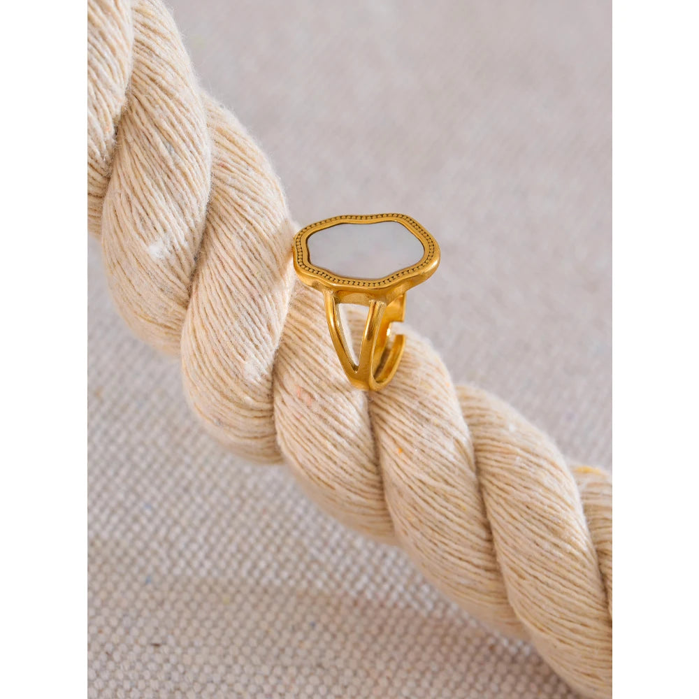 Isalene  Ring Gold / Adjustable Luma Halo Stone Ring