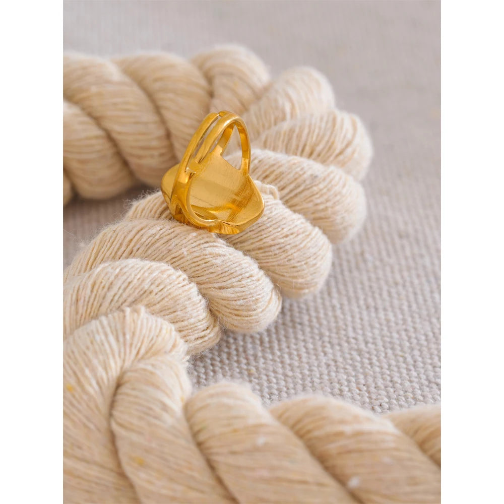 Isalene  Ring Gold / Adjustable Luma Halo Stone Ring