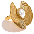 Isalene  Ring Gold / Adjustable Solara Fan Pearl Ring