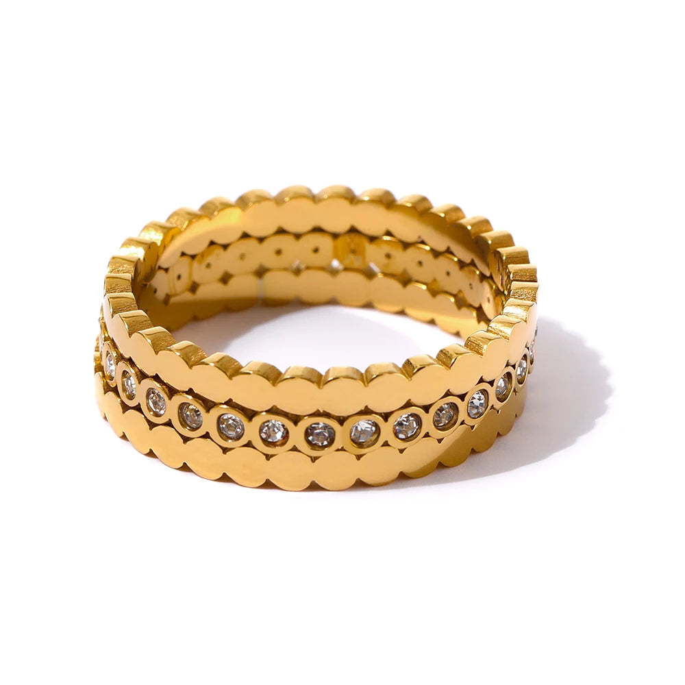 Isalene  Ring Gold / Clear / 6 Scalloped Halo Band Ring
