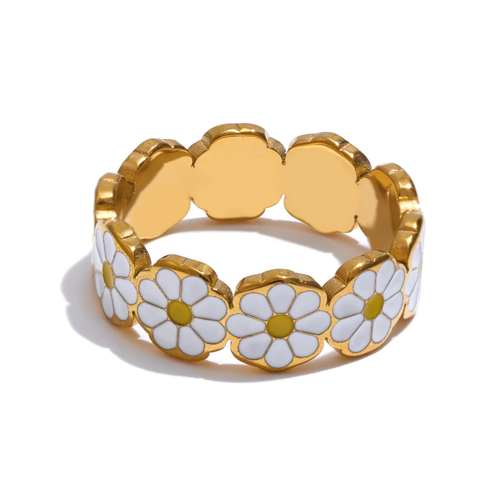 Isalene  Ring Gold / White Enamel / 6 Daylight Daisy Band