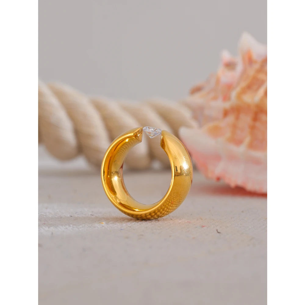 Isalene  Ring Halo Curve Ring