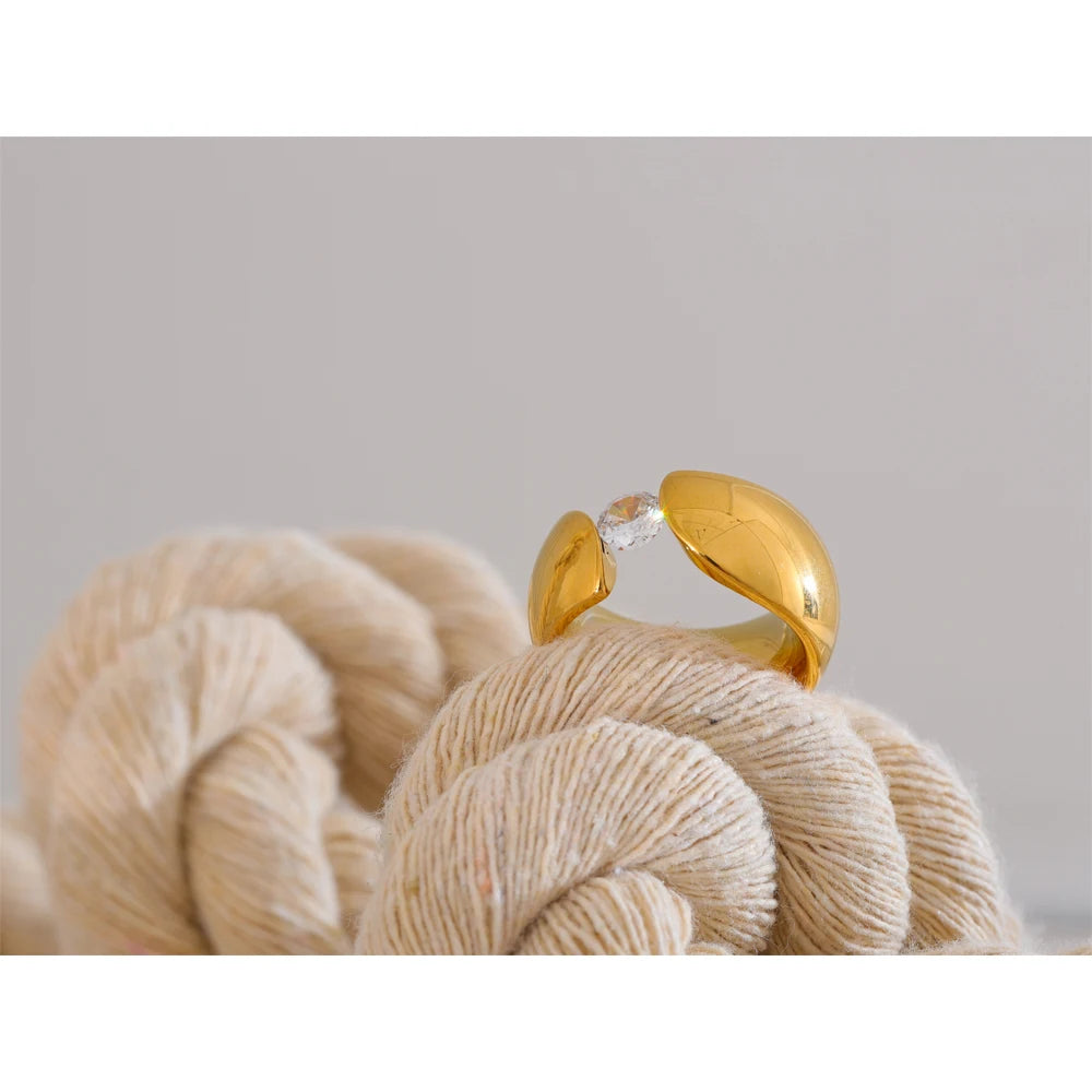 Isalene  Ring Halo Curve Ring