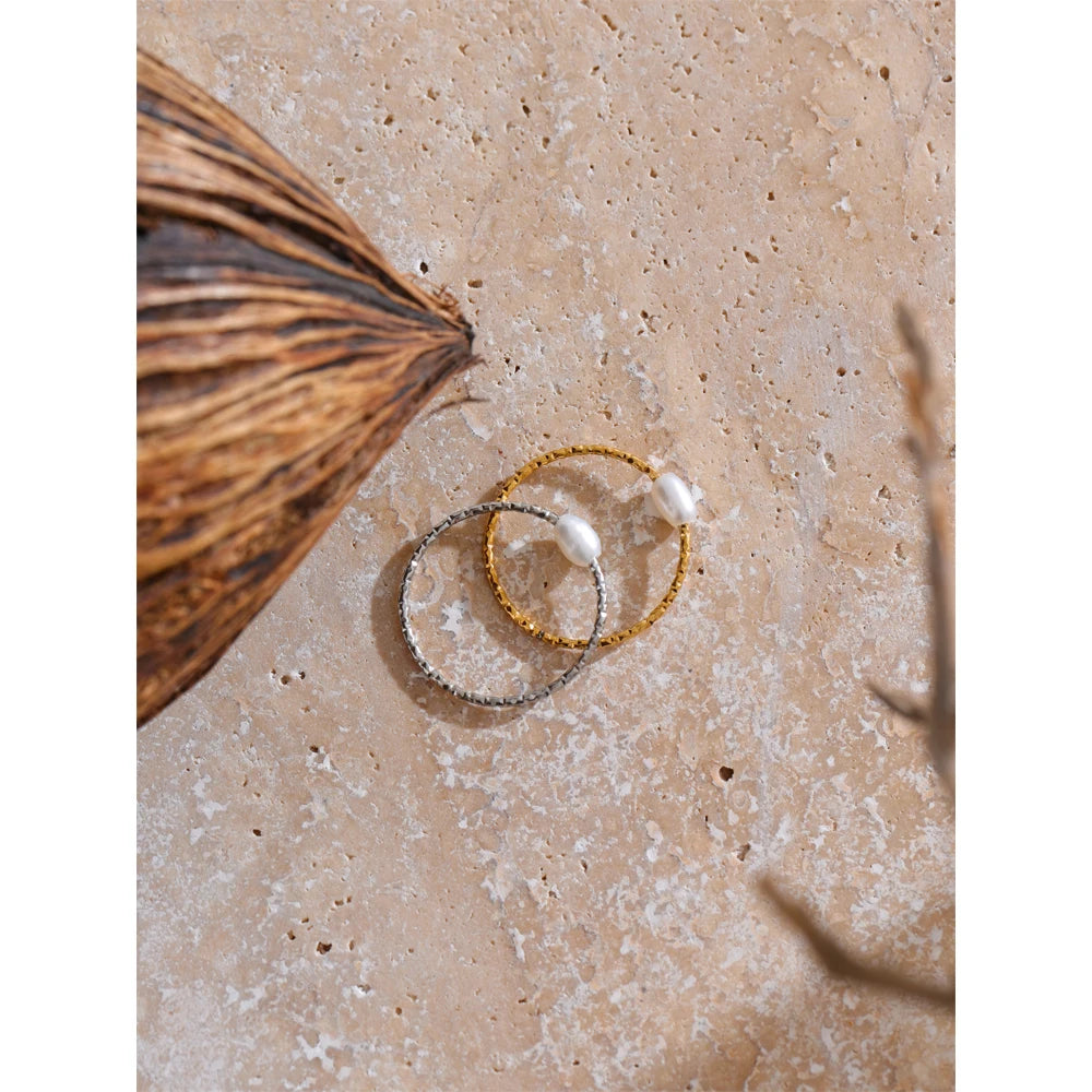 Isalene  Ring Isla Pearl Hammered Band
