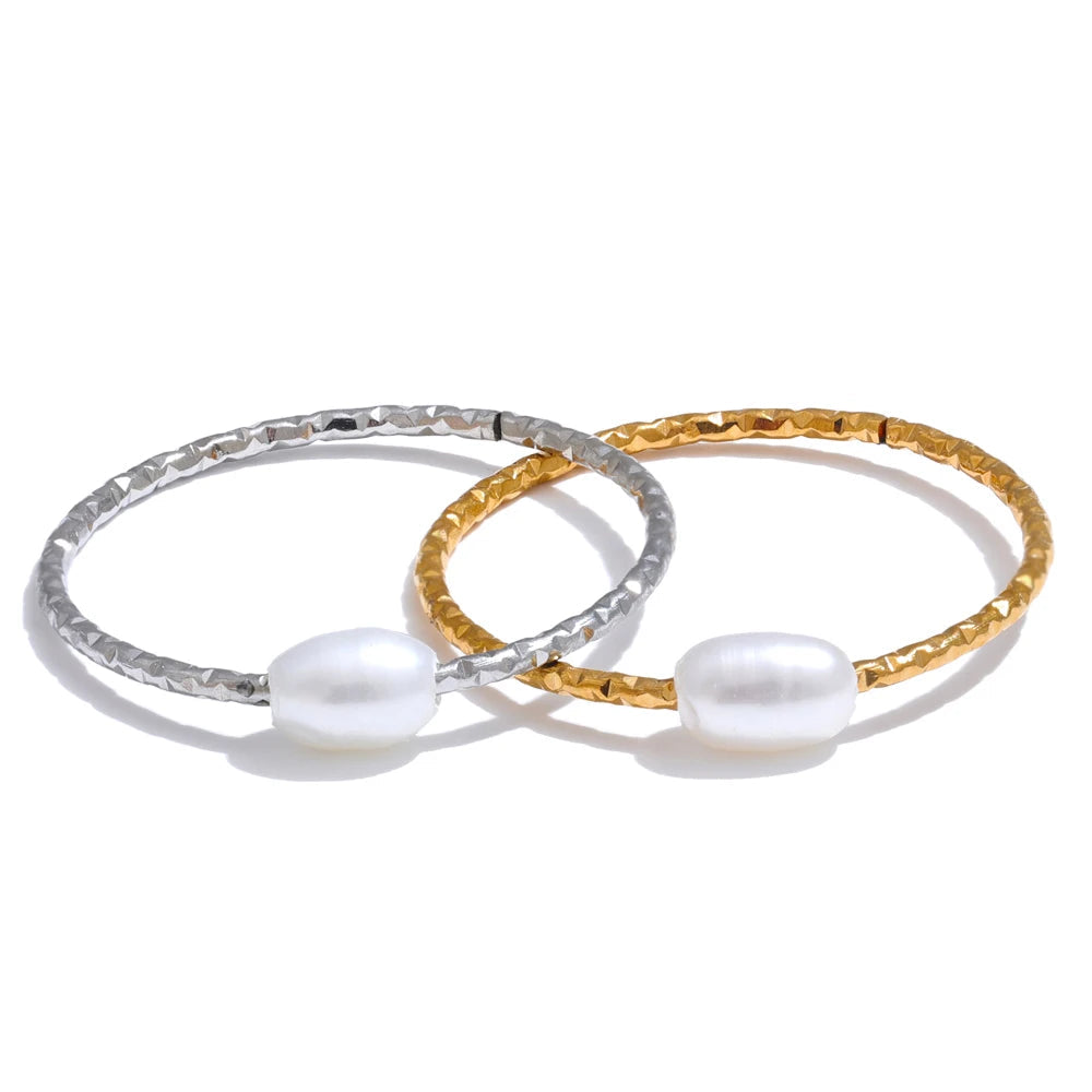 Isalene  Ring Isla Pearl Hammered Band