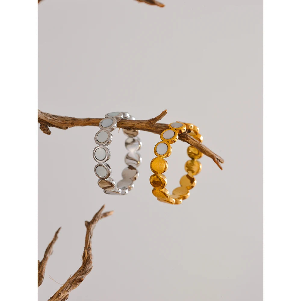 Isalene  Ring Luma Opal Band