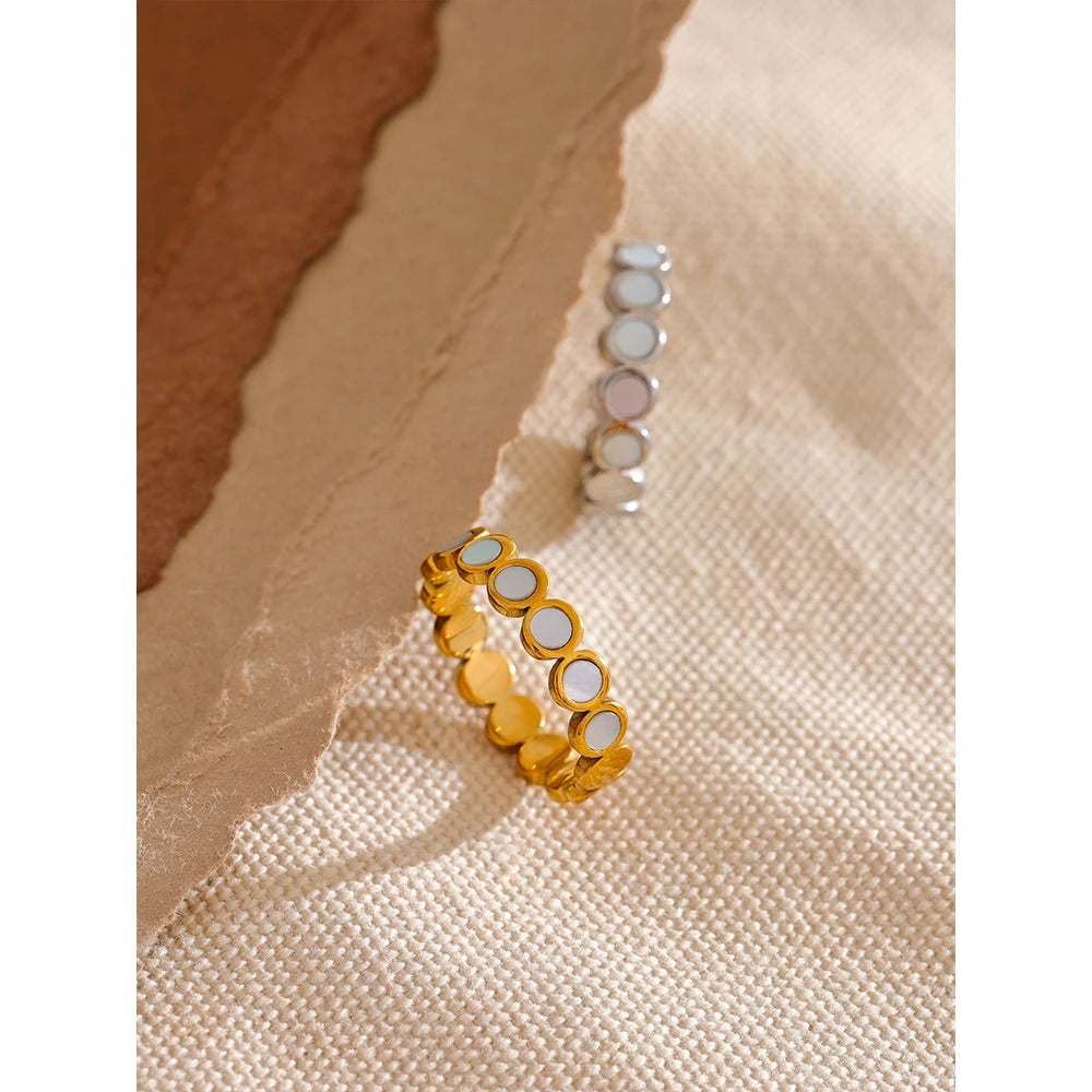 Isalene  Ring Luma Opal Band