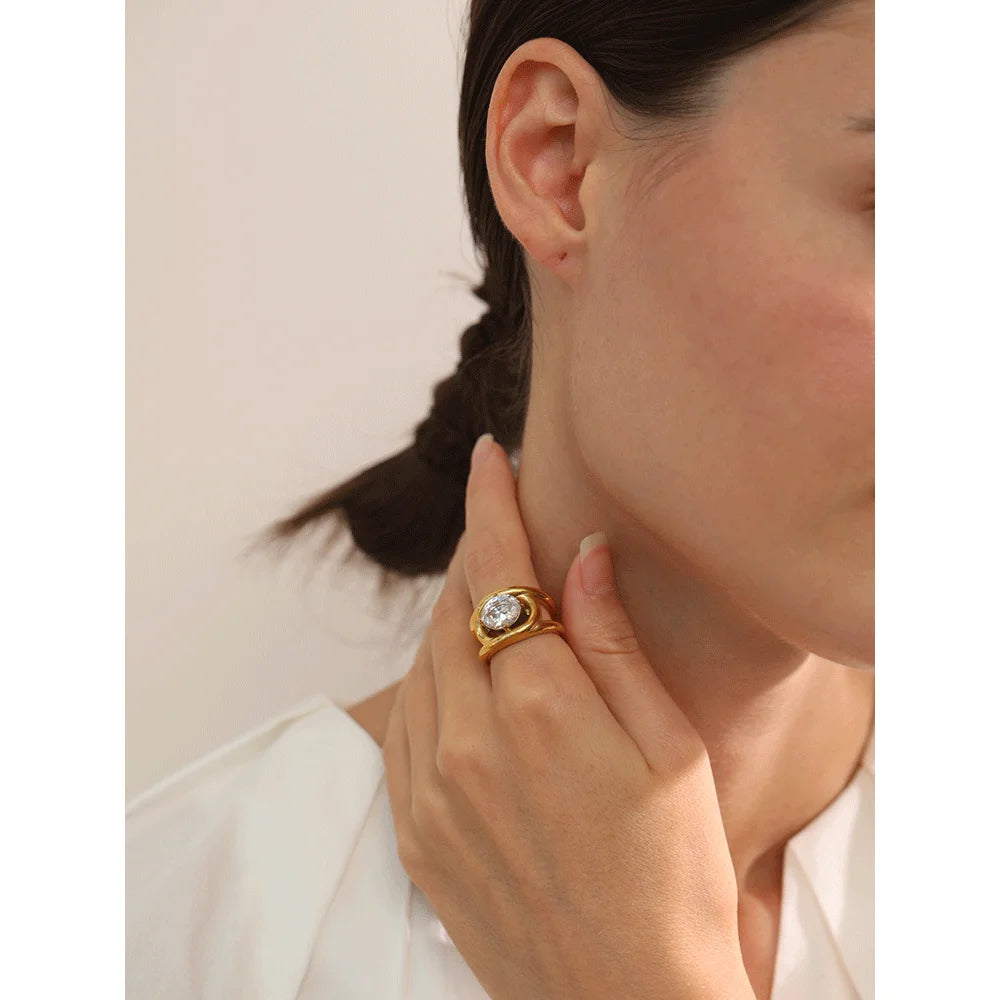 Isalene  Ring Lustre Arc Ring