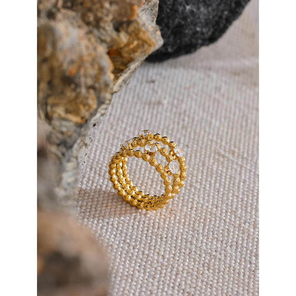 Isalene  Ring Luxe Orbit Ring