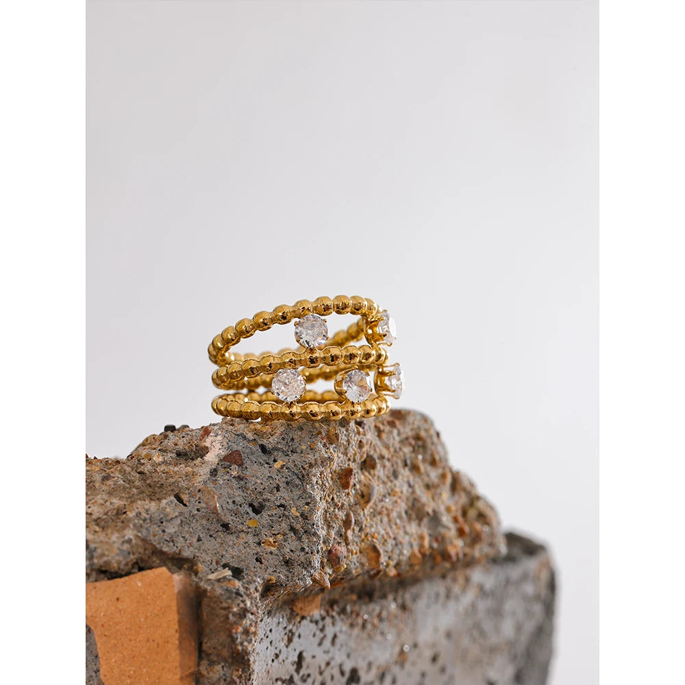 Isalene  Ring Luxe Orbit Ring