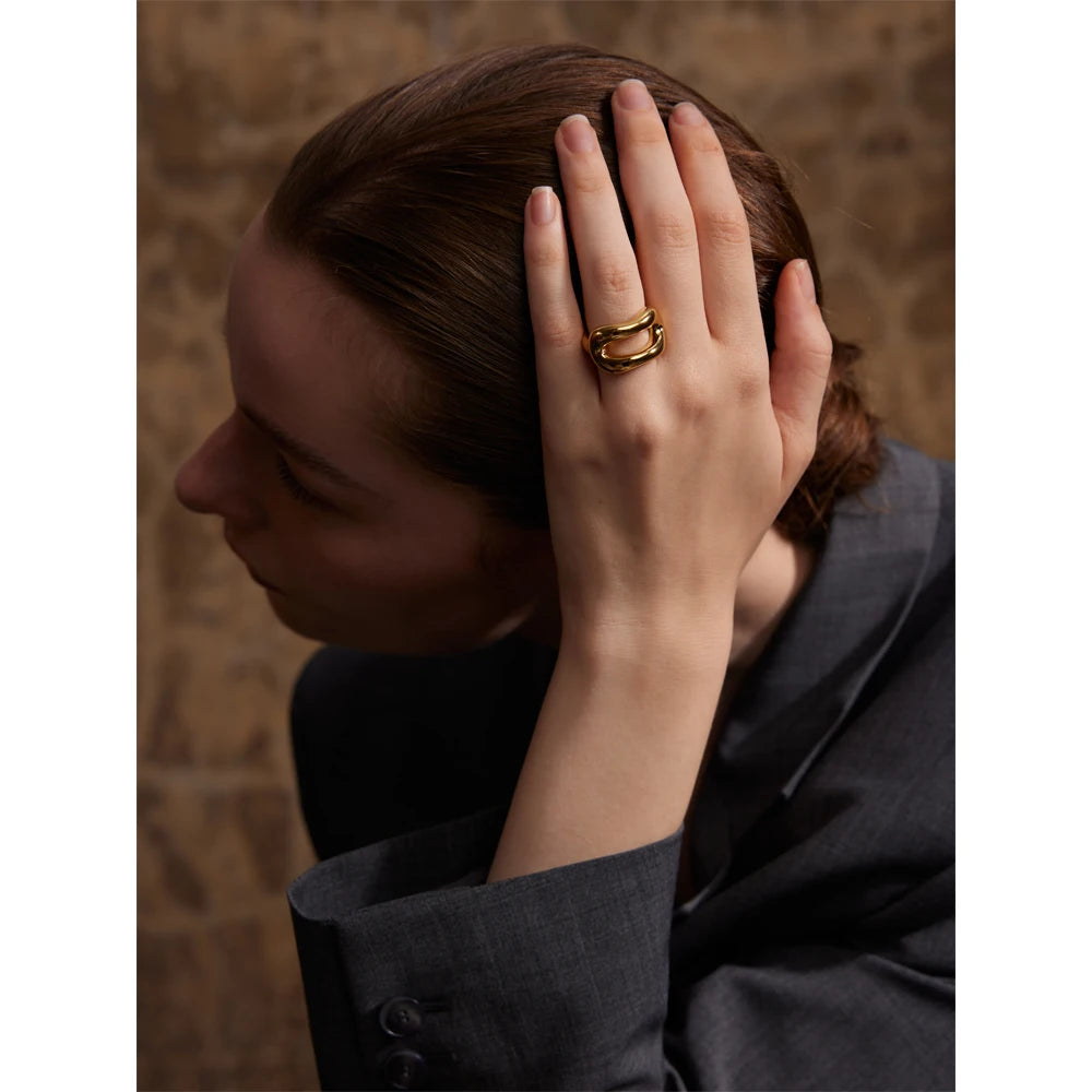 Isalene  Ring Sculptura Open Form Ring
