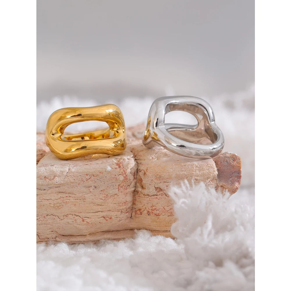 Isalene  Ring Sculptura Open Form Ring
