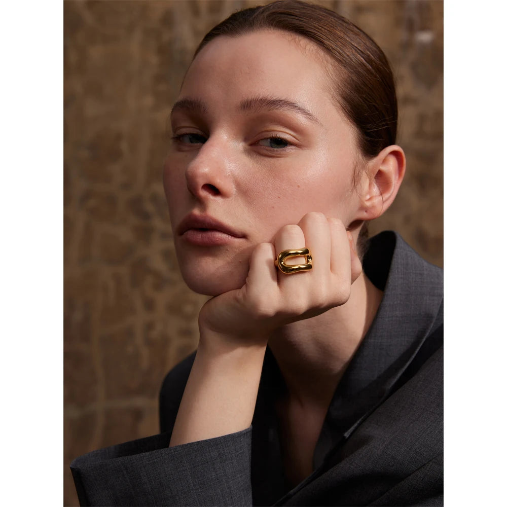 Isalene  Ring Sculptura Open Form Ring