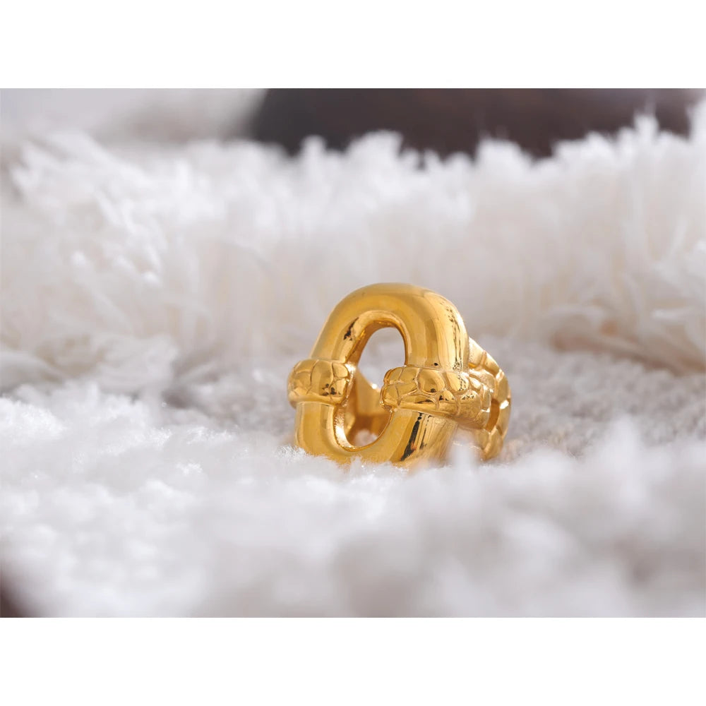 Isalene  Ring Serafina Knot Ring